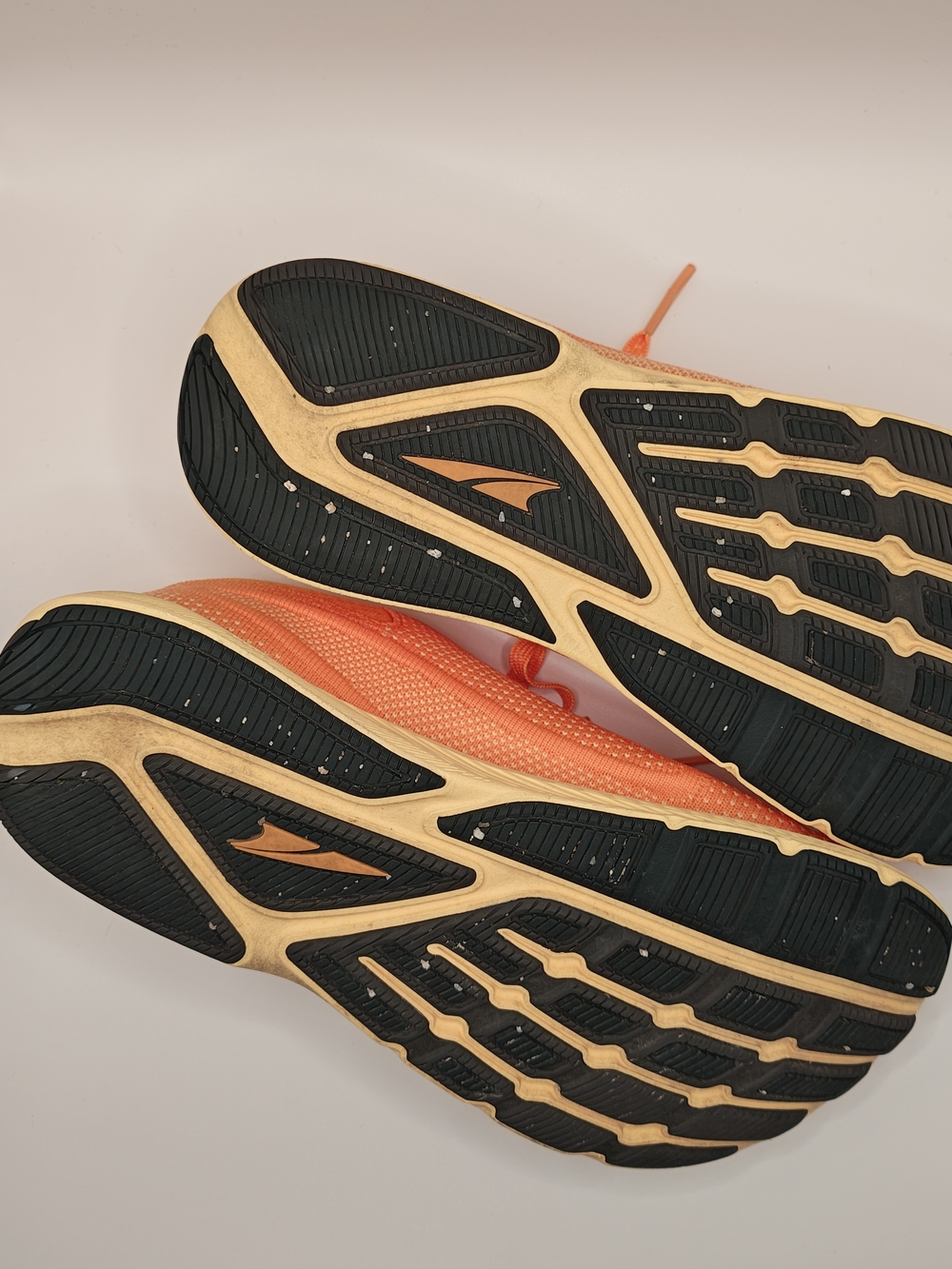 Size 8 Altra Orange and Yellow Women's Athletic Shoes - Picture 6 of 8